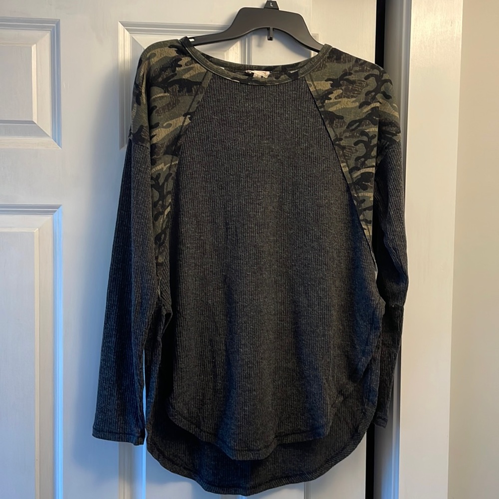Hem & Thread Camo Sweater S/M